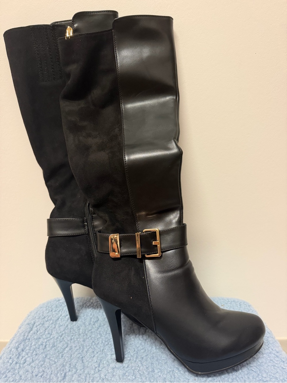 Women's Black Knee-High Heeled Boots with Gold Buckle